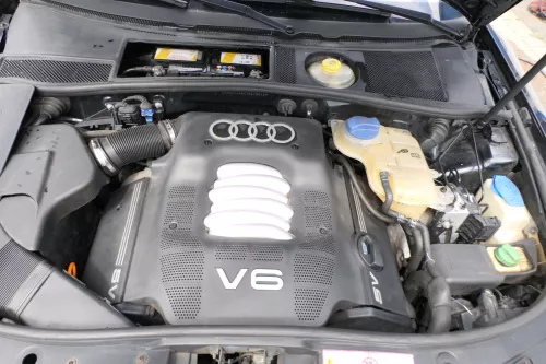 Audi A6 4B Öldruckleitung Leitung Öl Öldruck 6 Zylinder 2,5 Ölkühler