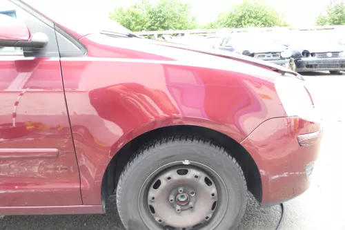 VW Polo 9N3 Kotflügel vorne rechts rot braun LC3R