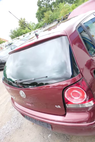 VW Polo 9N Fun Heckklappe Kofferraumklappe Klappe hinten Scheibe rot LC3R (176355)