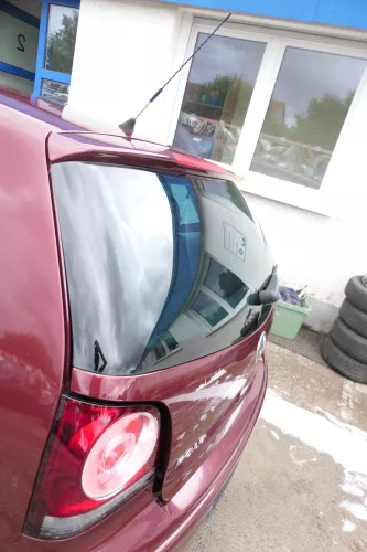 VW Polo 9N Fun Heckklappe Kofferraumklappe Klappe hinten Scheibe rot LC3R (176355)