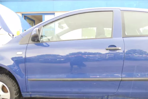 VW Fox 5Z Tür vorne links Fahrertür blau LL5M - ohne Anbauteile
