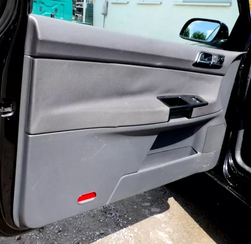 1x VW Polo 9N Türverkleidung Verkleidung Tür vorne links 2/3-Türer Griff Öffner (176387)