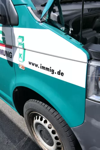 VW T5 7E 2 Facelift Kotflügel vorne rechts weiß grün B9A 7H0821102E (176430)