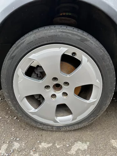 4X A4 8E A3 8P Alufelgen 225/45 ZR17 94Y Sommerreifen Reifen 4-6mm 8P0601025C (176539)