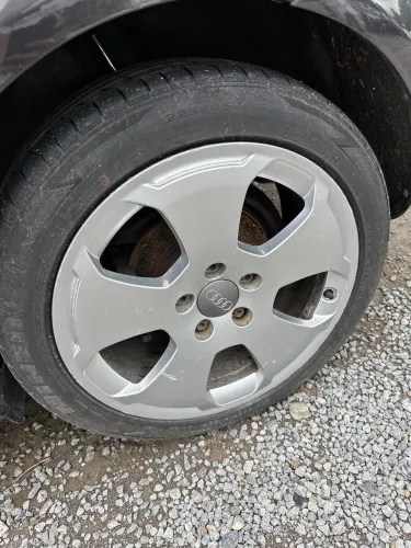 4X A4 8E A3 8P Alufelgen 225/45 ZR17 94Y Sommerreifen Reifen 4-6mm 8P0601025C (176539)