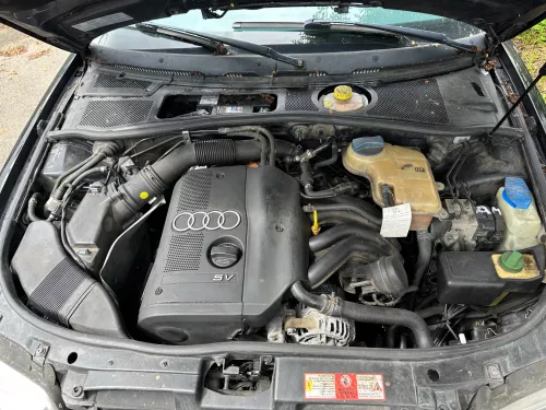Audi A4 B5 3B Kühlrohr Rohr Leitung Wasserschlauch 058121065F AVV ADR