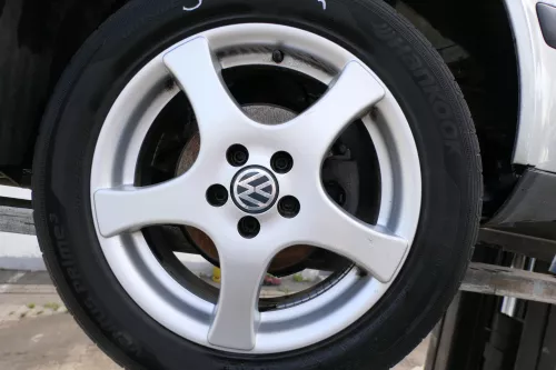 1x Felge Alufelge Golf 4 VW Polo 9N 9N3 6,5j x16 H2 ET42 - KBA 43946  BBS  3 (176629)