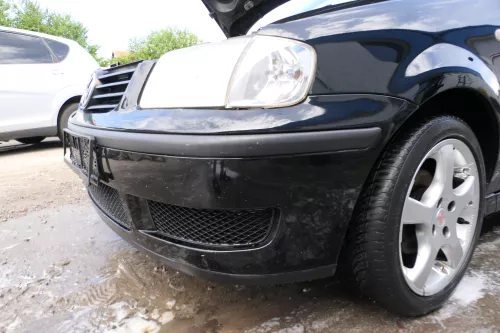 VW Polo 6N2 Stoßstange vorne Frontstoßstange Stoßfänger schwarz L041 + Grill (176638)