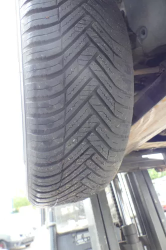 4x Seat Altea 5P Alufelgen 205/65R16 94H Winterreifen Reifen 2x 5mm  5P0601025B (176790)