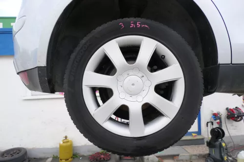 4x Seat Altea 5P Alufelgen 205/65R16 94H Winterreifen Reifen 2x 5mm  5P0601025B (176790)