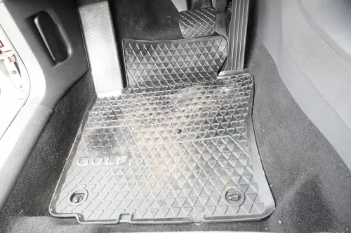 2x Original Golf 5 1K Fußmatte Fußmatten Gummi Gummimatte links + rechts vorne (176915)