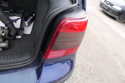 VW Golf 4 Limousine Stoßstange hinten Heckstoßstange Stoßfänger blau LB5N (177095)