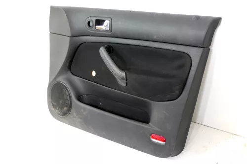 1x Golf 4 Bora Türverkleidung Verkleidung Tür vorne rechts 4/5-Türer Griff schwa (177109)