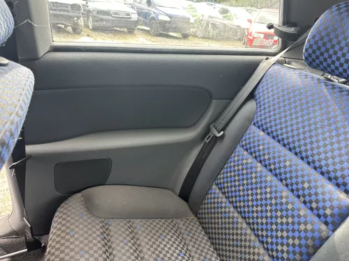 1x A3 8L Seitenverkleidung Seite Verkleidung recht hinten 2/3-Türer onyx schiefe