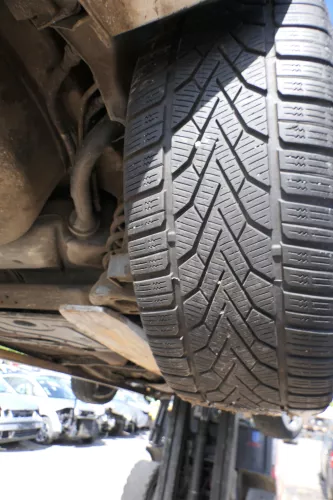 2x VW Golf 5 9N 6Y Reifen 225/45 R17 H Winterreifen ca. 6-7mm NUR REIFEN (177264)