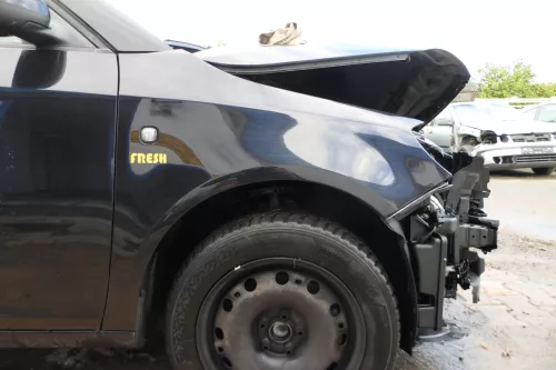 Skoda Fabia 5J Roomster  Kotflügel vorne rechts schwarz LF9R auch Kombi