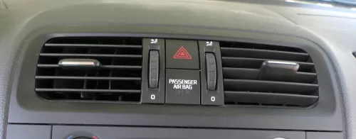 Skoda Fabia Roomster 5J Lüftungsdüse Düse Lüftung vorne in der Mitte 5J0820951J