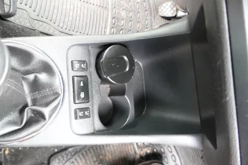 Fabia Roomster 5J Aschenbecher Ascher vorne vorn 5J0857961 9B9 schwarz