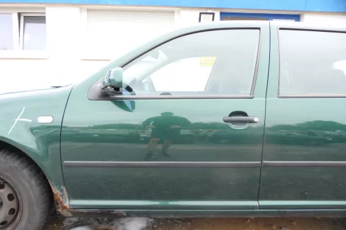 VW Golf 4 Bora Tür vorne links Fahrertür 4/5-Türer Kombi Variant grün LC6M
