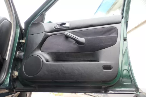 1x Golf 4 Bora Türverkleidung Verkleidung Tür vorne rechts 4/5-Türer Griff schwa (177633)