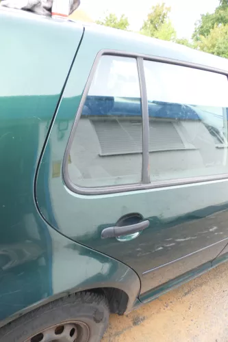VW Golf 4 Limousine Tür hinten rechts grün LC6M (KEINkombi) (177637)