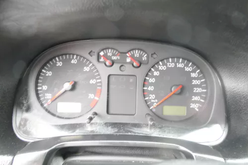 VW Golf 4 Tacho Tachometer Kombiinstrument 202.000km 1J0920801B 1,6
