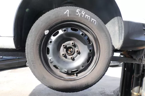 4x VW Polo 9N Felgen Reifen 165/70 R14 81T Sommerreifen 5jx14H2 ET35 ca. 5-6,5mm (177663)