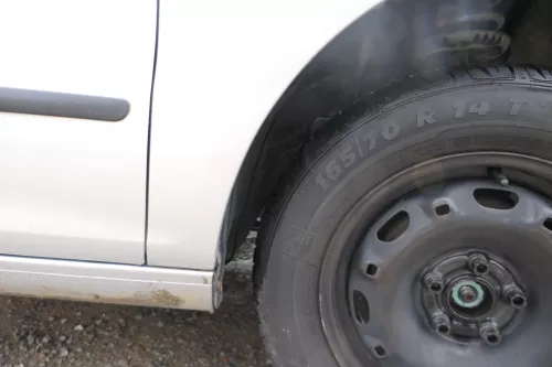 VW Fox 5Z Kotflügel vorne rechts silber LA7W (177666)