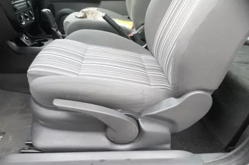 VW Fox Sitz Fahrersitz vorne links OHNEAirbag höhenverstellbar (177674)
