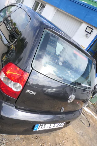 Fox 5Z Heckklappe Kofferraumklappe Klappe hinten +Scheibe schwarz LC9Z (177684)