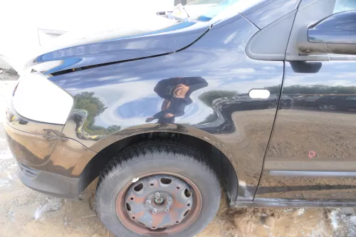 VW Fox Kotflügel vorne links schwarz LC9Z