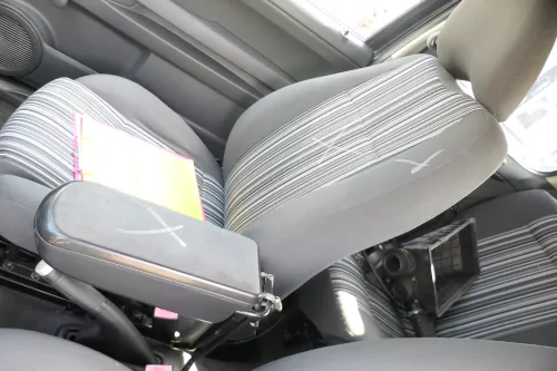 VW Fox Sitz Fahrersitz vorne links OHNEAirbag höhenverstellbar (177691)