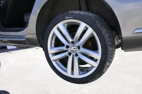 2x 3C Golf Reifen Winterreifen 235/40R18 95V 7-9mm   NUR 2 x REIFEN (177778)