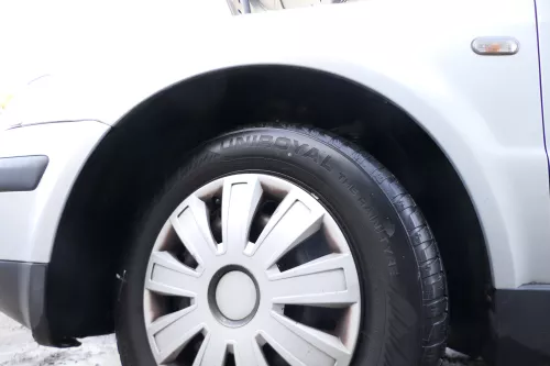 VW Passat 3B Kotflügel vorne links silber LB7Z (177802)