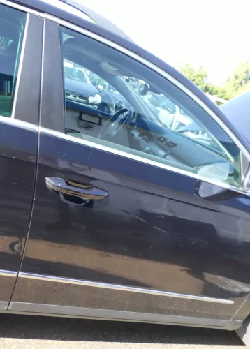 Passat 3C Kombi o. Limo Tür vorne rechts Beifahrer schwarz LC9X ohneAnbauteile (177822)