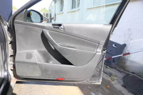 1x VW Passat 3C Variant Türverkleidung Verkleidung Tür vorne rechts schwarz