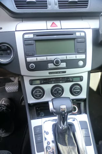 Passat 3C Mittelkonsole Verkleidung Klappe Abdeckung Dekor silber matt chrom Asc (177851)