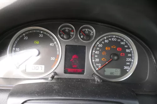 Passat 3BG Tacho Tachometer Kombiinstrument 3B0920849A Diesel BDG BAU 180.000km