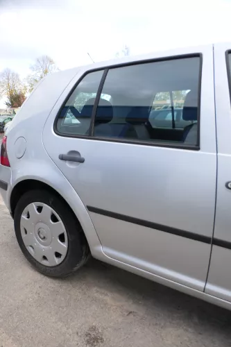 VW Golf 4 Limousine Tür hinten rechts silber grau LA7W reflexsilber  (KEINkombi) (178522)
