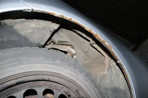 A4 B5 (bis caMitte1999 Bild verglei) Kotflügel vorne links silber grau LY7M - RO (178560)