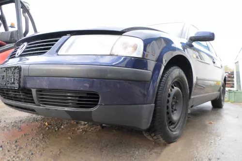 VW Passat 3B Stoßstange vorne Frontstoßstange Stoßfänger blau LN5Y (178578)