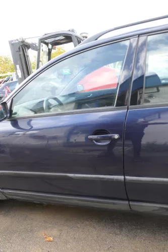 VW Passat 3B 3BG 3B6 Kombi + Limo Tür vorne links Fahrertür blau LN5Y OHNE Anbau (178580)