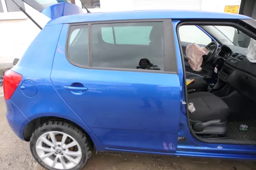 Skoda Fabia 5J Limousine Tür hinten rechts blau LF5W