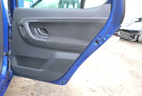 1x Skoda Fabia 5J Stufenheck Türverkleidung Verkleidung Tür hinten rechts Griff