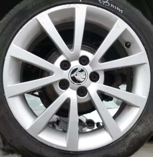 1x Fabia 5J Alufelge 205/45 R16 Felge 5J0601025AA  6,5J x 16  ET43       1  HL