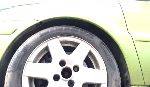 VW Polo 6N2 Kotflügel vorne links grün LA6M (bis auf den Schweller) (178738)