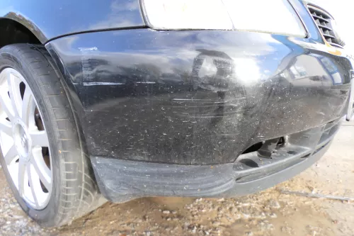 Audi A3 8L Stoßstange Frontstoßstange vorne schwarz LY9B mit Grill (178796)