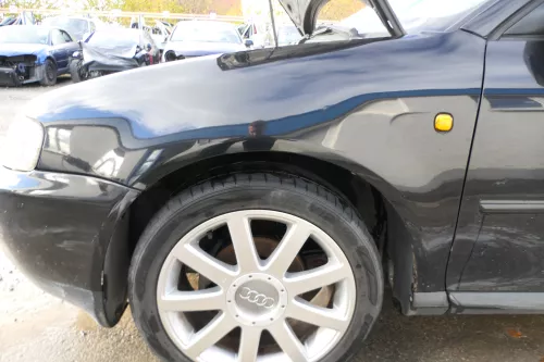 Audi A3 8L Kotflügel vorne links schwarz LY9B