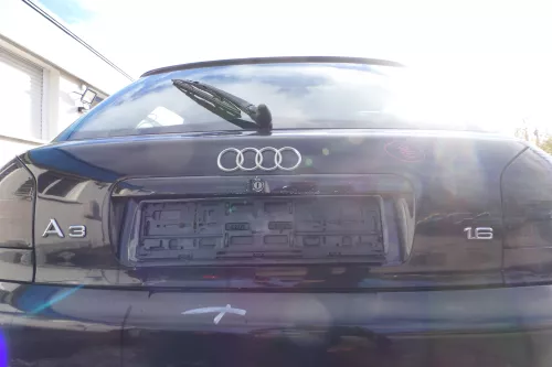 A3 8L bisBj.ca1999 Heckklappe Kofferraumklappe Klappe hinten schwarz LY9B Scheib (178803)