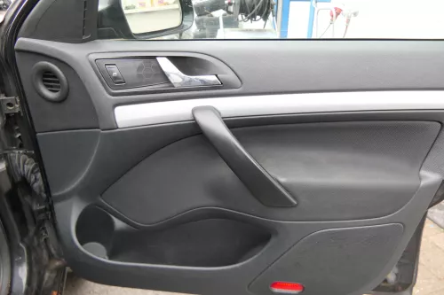 1x Octavia 1Z Limousine Türverkleidung Verkleidung Tür vorne rechts schwarz onyx (178907)
